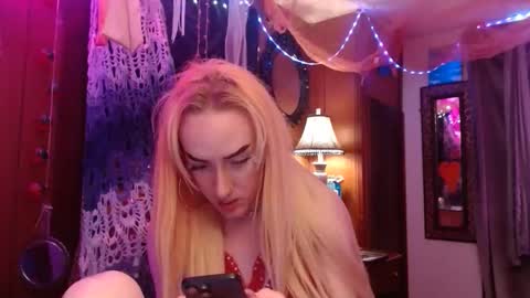 Snapshot of halovalentine chatting on January 2026 05:12:01 AM halovalentine online show from January 2026 05:12:01 AM