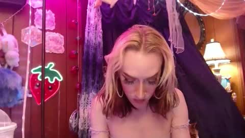 Snapshot of halovalentine chatting on January 2026 01:09:02 AM halovalentine online show from January 2026 01:09:02 AM