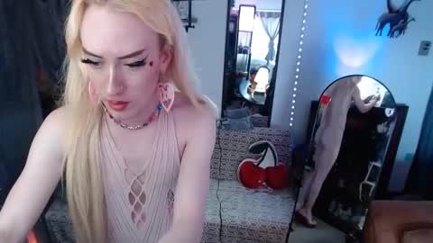 Snapshot of halovalentine chatting on February 2026 03:43:01 PM halovalentine online show from February 2026 03:43:01 PM