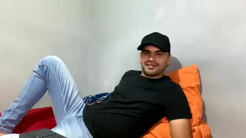 hamiltong12 online show from November 2025 05:06:02 AM