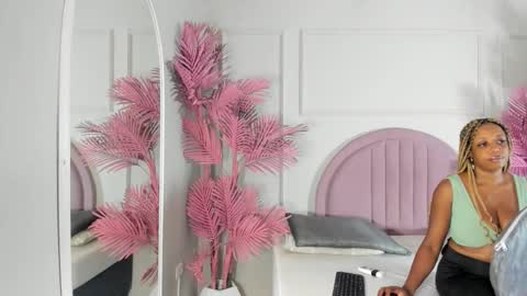 Snapshot of hanaahquinn chatting on January 2026 11:36:01 AM hanaahquinn online show from January 2026 11:36:01 AM