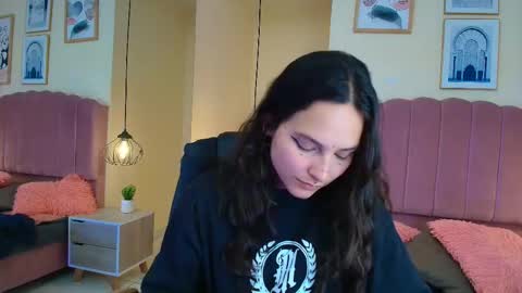 hanabie_ online show from March 2026 03:11:01 AM