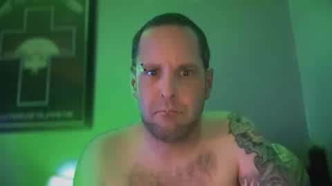 hand_banana_420 online show from September 2025 01:27:01 AM