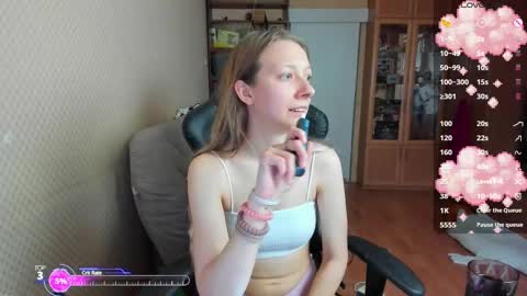 Mila online show from November 2025 06:49:01 AM