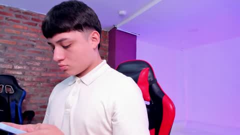 leonardfarrucknick and otis online show from March 2026 12:16:01 PM