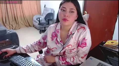 Hanna online show from November 2025 08:52:01 PM