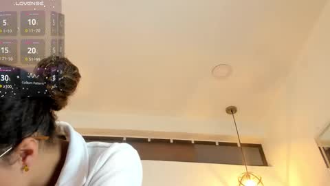 HANNA online show from November 2025 01:39:02 PM