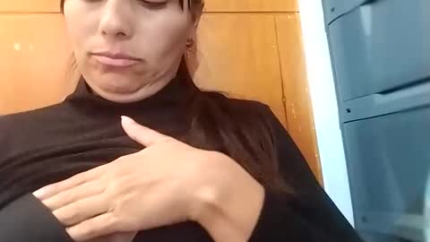 Snapshot of hanna_girl21 chatting on November 2025 09:05:02 PM HANNA online show from November 2025 09:05:02 PM