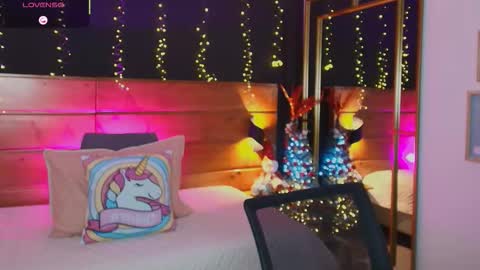 Hanna online show from November 2025 08:23:02 PM