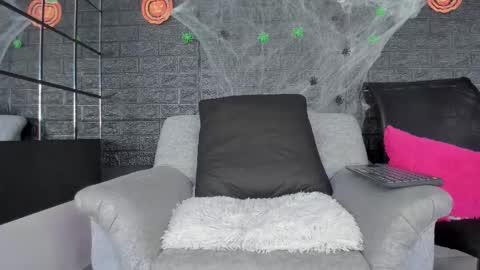 Hanna lens online show from October 2025 04:30:02 PM