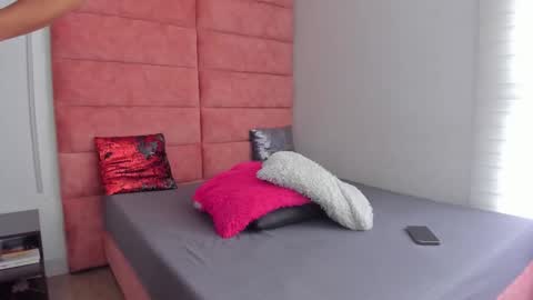 Hanna lens online show from November 2025 06:31:02 PM