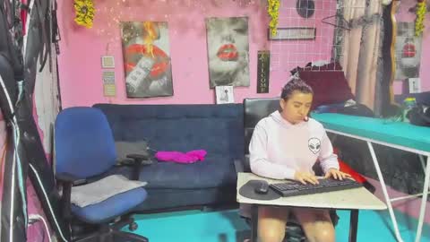 Snapshot of hanna_mature01 chatting on May 2026 12:02:01 PM Hanna online show from May 2026 12:02:01 PM