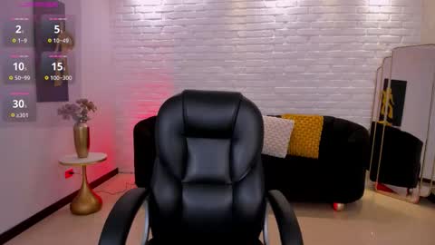  Hanna Connor  online show from November 2025 08:41:01 PM