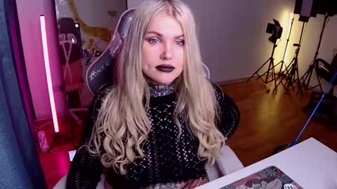 Hannah online show from January 2025 04:48:01 AM