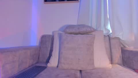 Hannah  online show from November 2025 09:20:02 PM