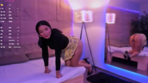 Snapshot of hannahmonttgomery chatting on March 2026 04:14:01 PM hannahmonttgomery Help me reach 100 Hands up online show from March 2026 04:14:01 PM