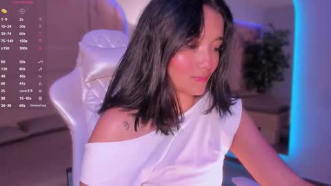 Snapshot of hannahmonttgomery chatting on March 2026 04:48:01 PM hannahmonttgomery Help me reach 100 Hands up online show from March 2026 04:48:01 PM