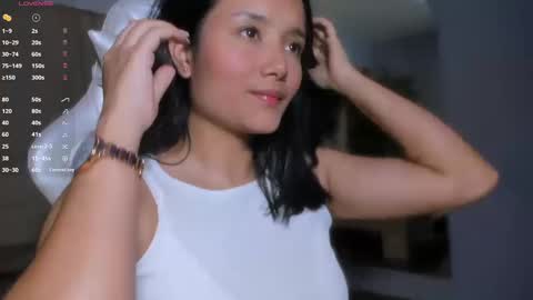 Snapshot of hannahmonttgomery chatting on March 2026 04:33:02 PM hannahmonttgomery Help me reach 100 Hands up online show from March 2026 04:33:02 PM