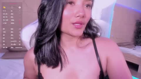 Snapshot of hannahmonttgomery chatting on April 2026 05:47:02 PM hannahmonttgomery Help me reach 100 Hands up online show from April 2026 05:47:02 PM