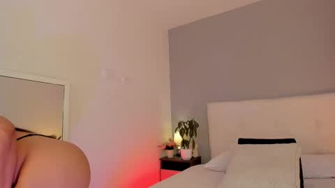 Snapshot of hannamartinnez chatting on October 2025 04:52:02 PM hannamartinnez online show from October 2025 04:52:02 PM