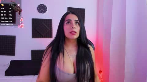 Hanna  online show from October 2025 09:37:02 PM