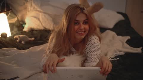 Snapshot of hannasthesia chatting on December 2024 08:40:02 AM Hanna online show from December 2024 08:40:02 AM