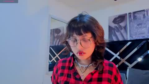 hannita_01 online show from June 2026 12:11:01 PM
