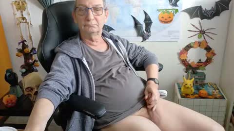 Snapshot of hansi63 chatting on October 2025 10:05:02 AM charly online show from October 2025 10:05:02 AM