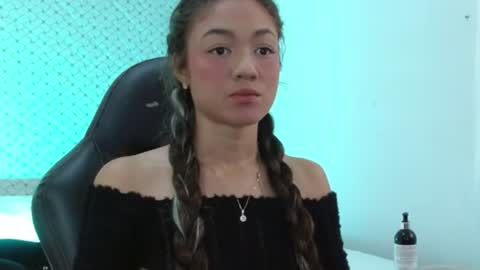 Snapshot of hantonella chatting on June 2026 01:42:01 PM Anto online show from June 2026 01:42:01 PM