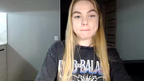 happy_fox_ online show from January 2025 08:07:01 PM