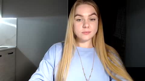 happy_fox_ online show from March 2025 11:01:02 PM