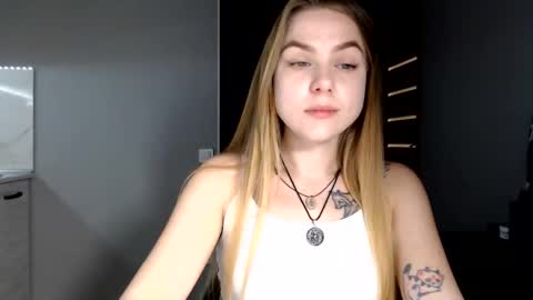 happy_fox_ online show from March 2026 08:35:02 PM