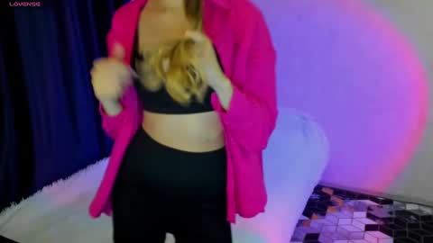 Stephanie online show from December 2024 08:43:01 PM