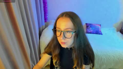 Stephanie online show from September 2025 07:02:02 PM