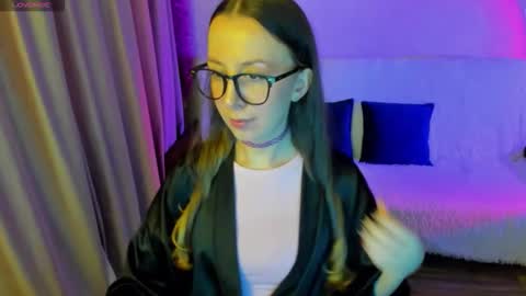 Stephanie online show from September 2025 03:24:02 PM