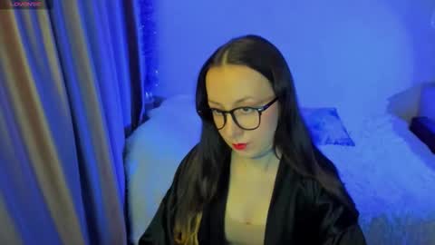 Stephanie online show from October 2025 04:50:01 PM