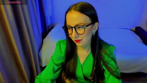 Stephanie online show from April 2026 07:51:01 PM