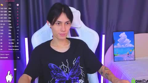 Mark online show from December 2025 11:34:02 PM