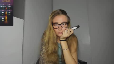 Snapshot of harley_everly chatting on September 2025 04:54:02 PM Tasya online show from September 2025 04:54:02 PM