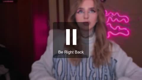 Julia online show from March 2025 05:18:02 AM