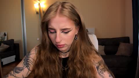 Julia online show from March 2026 04:49:02 AM