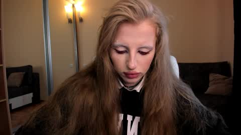 Julia online show from March 2026 05:07:02 AM