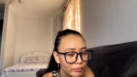 Naomi online show from October 2025 01:48:02 AM