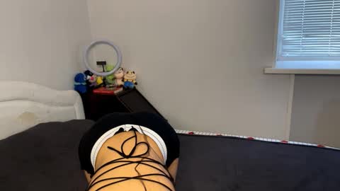 Naomi online show from October 2025 01:06:01 AM