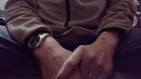 Snapshot of hartl1112 chatting on December 2025 06:07:01 AM hartl1112 online show from December 2025 06:07:01 AM