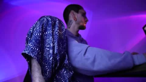 More content   2   online show from November 2025 09:57:01 AM