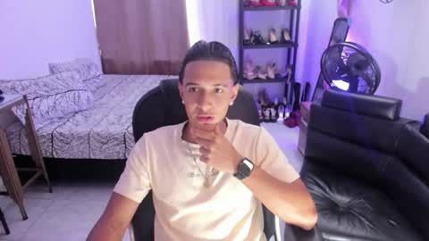 Hayen Boy online show from November 2025 08:51:01 PM