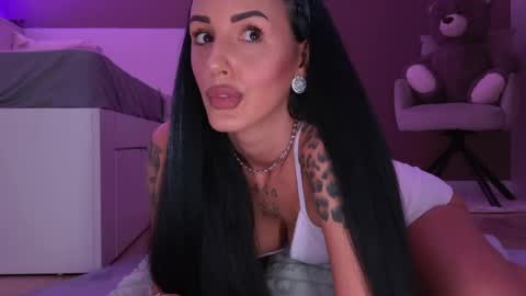 Hayley online show from April 2026 09:42:01 PM