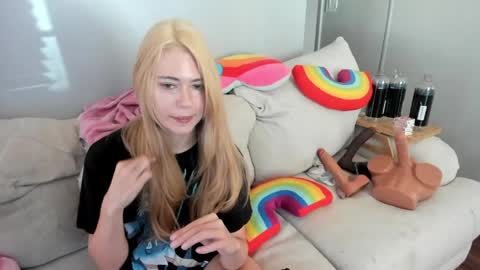 Hayley online show from April 2026 07:58:01 PM