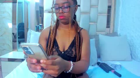 hazel_lanee online show from November 2025 04:22:02 AM